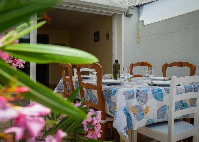 Maison De Quartier Arago - 6 Personnes * Les Sables-dʼOlonne